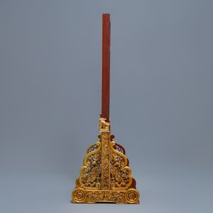 Un écran de table en bois sculpté et doré pour le marché Straits ou Peranakan, 19ème — photo 5