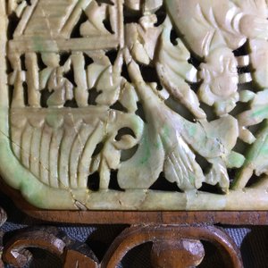 Un écran de table en bois sculpté et jade, Chine, 19/20ème — photo 10