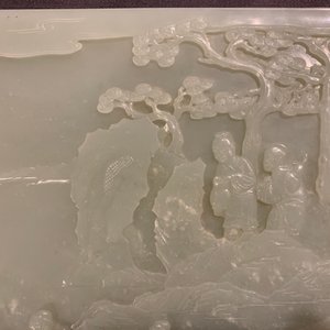 Un écran de table en jade céladon pâle et bois sculpté, Chine, 19/20ème — photo 13