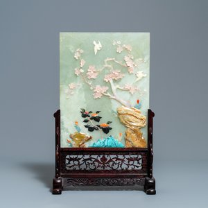 Un écran de table en pierre dure incrustée, Chine, 19ème/20ème — photo 1