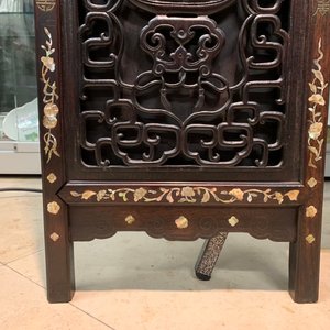 Un écran en bois incrusté de nacre à peintures sur soie, Chine, 19ème — photo 40