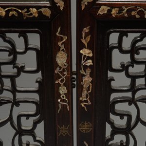 Un écran en bois incrusté de nacre à peintures sur soie, Chine, 19ème — photo 6