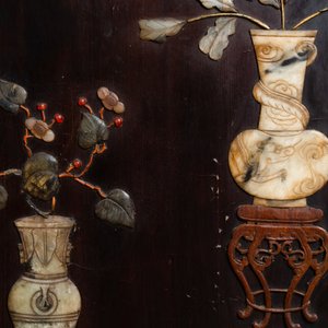Un écran en bois laqué incrusté d'os, de bois et de pierres sémi-précieuses, Chine, 18/19ème — photo 5