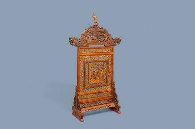 Un écran en bois sculpté et doré pour le marché Straits ou Peranakan, 19ème