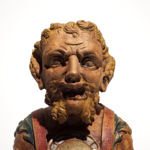 Un élément de support en bois sculpté et polychromé en forme de satyre, Pays-Bas, 17ème — photo 8
