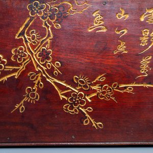 Un élément en bois sculpté et doré reposant sur deux piliers, Chine, 19ème — photo 26