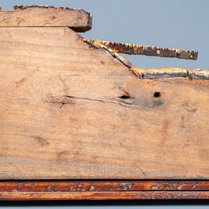 Un élément en bois sculpté et doré reposant sur deux piliers, Chine, 19ème — photo 34