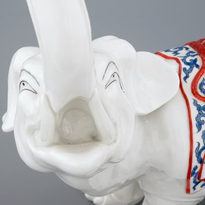 Un éléphant en porcelaine de Samson de style Kakiemon, 19ème — photo 8