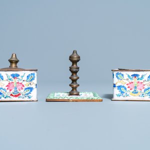 Un encrier sur son support en émaux de Canton, Chine, Qianlong — photo 10