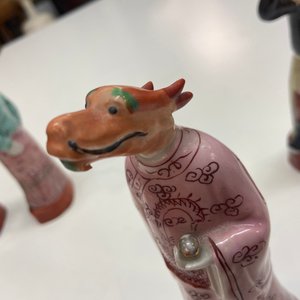 Un ensemble complet des douze animaux du zodiaque en porcelaine de Chine famille rose, marque de Hongxian, République — photo 20