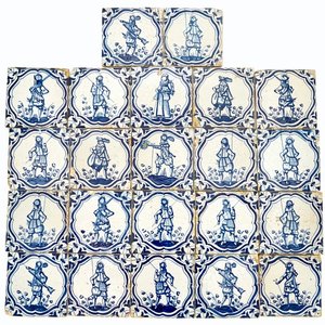 Un ensemble de 22 carreaux en faïence de Delft bleu et blanc aux soldats d'après Jacob de Gheyn, 17ème — photo 1