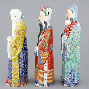 Un ensemble de 3 figures d'immortels en porcelaine de Chine famille rose, 19ème — photo 2