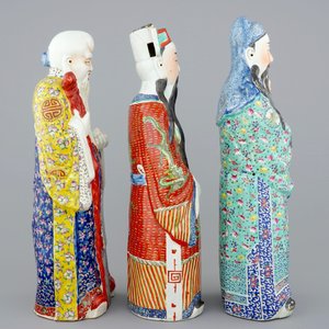 Un ensemble de 3 figures d'immortels en porcelaine de Chine famille rose, 19ème — photo 4