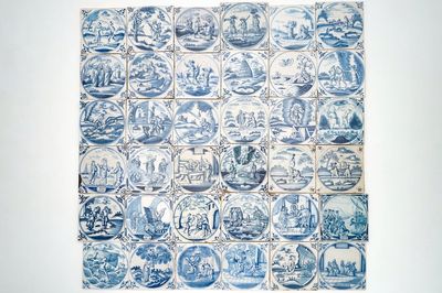 Un ensemble de 36 carreaux en faïence de Delft bleu et blanc aux sujets religieux, 18ème