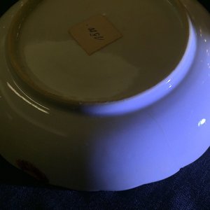 Un ensemble de 5 tasses et 3 soucoupes à décor "feuille de tabac" en porcelaine de Chine famille rose, Qianlong, 18ème — photo 36