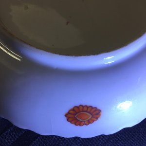 Un ensemble de 8 grandes tasses et 6 soucoupes à décor "feuille de tabac" en porcelaine de Chine famille rose, Qianlong, 18ème — photo 12