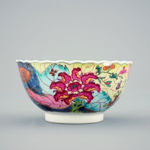 Un ensemble de 8 grandes tasses et 6 soucoupes à décor "feuille de tabac" en porcelaine de Chine famille rose, Qianlong, 18ème — photo 4