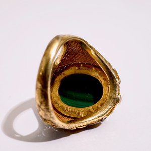 Un ensemble de bijoux en argent doré et émaillé, ivoire peint et malachite, début du 20ème — photo 13