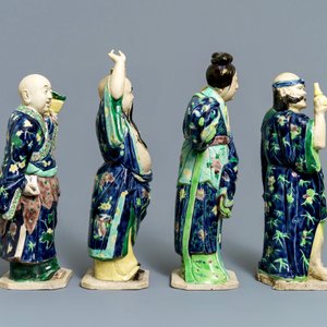 Un ensemble de huit figures en biscuit émaillé figurant 'Les Huit Immortels', Chine, République, 20ème — photo 9