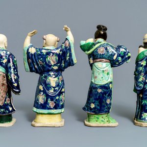 Un ensemble de huit figures en biscuit émaillé figurant 'Les Huit Immortels', Chine, République, 20ème — photo 10