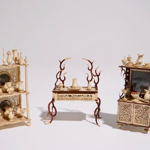 Un ensemble de mobilier miniature pour une maison de poupée, France, 19ème — photo 8