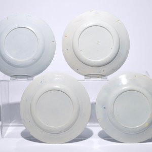 Un ensemble de neuf assiettes en faïence de Delft bleu et blanc, 18ème — photo 5