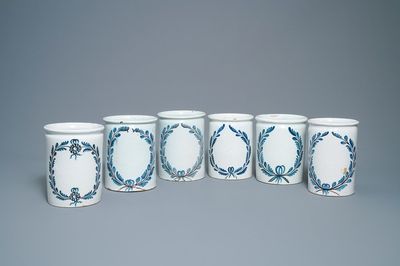 Un ensemble de six pots de pharmacie de type albarello en bleu, blanc et manganèse, Nevers, France, 18ème