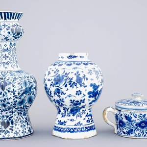 Un ensemble en faïence de Delft bleu et blanc, Pays-Bas et France, 18/19ème — photo 4