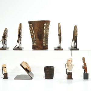 Un ensemble varié d'art ethnographique, incl. arts précolombiens — photo 3