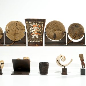 Un ensemble varié d'art ethnographique, incl. arts précolombiens — photo 4