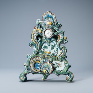 Un exceptionnel porte-montre en faïence polychrome de Delft, daté 1772 — photo 1