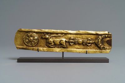 Un fragment d’autel en laiton doré, Tibet, 17ème