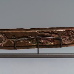 Un fragment d’autel en laiton doré, Tibet, 17ème — photo 3