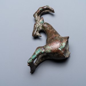 Un fragment d'un bélier en bronze, Luristan, Iran, 1er millénaire av. J.-C. — photo 8