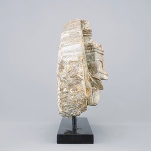 Un fragment d'un stèle bouddhiste en marbre, Chine, Dynastie Qi du Nord ou Sui, 6/7ème — photo 4