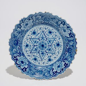 Un fraisier sur présentoir en faïence de Delft bleu et blanc, 18ème — photo 8