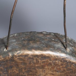 Un gong en bronze dans son support en bois sculpté, Chine, 19ème — photo 7