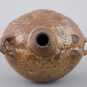 Un gourde de pélerin armoirié en grès de Raeren, ca. 1600 — photo 5