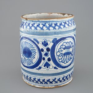 Un grand albarello au décor de chinoiseries, prob. Haarlem, début 17ème — photo 1