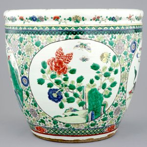 Un grand bol à poissons en porcelaine de Chine famille verte, 19ème — photo 4