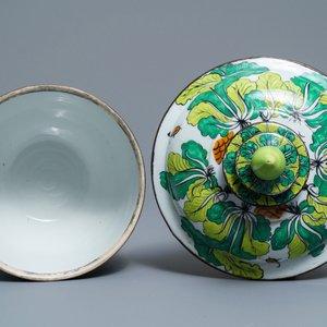 Un grand bol couvert en porcelaine de Chine Bencharong pour le marché thai, 19ème — photo 6
