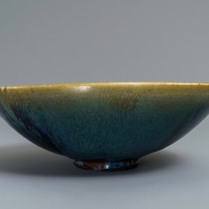 Un grand bol de type Junyao tacheté de pourpre, Chine, Yuan — photo 3