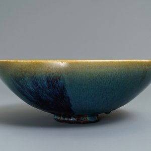 Un grand bol de type Junyao tacheté de pourpre, Chine, Yuan — photo 5