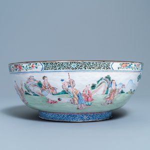 Un grand bol en émaux de Canton à décor de lettrés, Chine, Yongzheng/Qianlong — photo 2