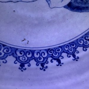 Un grand bol en faïence de Delft bleu et blanc à sujet maritime et figurant Atlas, 18ème — photo 14