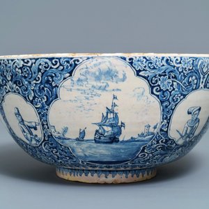 Un grand bol en faïence de Delft bleu et blanc à sujet maritime et figurant Atlas, 18ème — photo 2