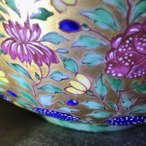 Un grand bol en porcelaine de Chine Bencharong pour le marché thai, 19ème — photo 13