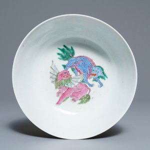 Un grand bol en porcelaine de Chine Bencharong pour le marché thai, marque de Yongzheng, 19ème — photo 10