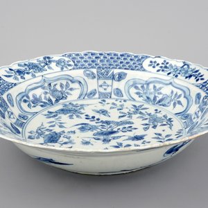 Un grand bol en porcelaine de Chine de type kraak, 17ème — photo 3