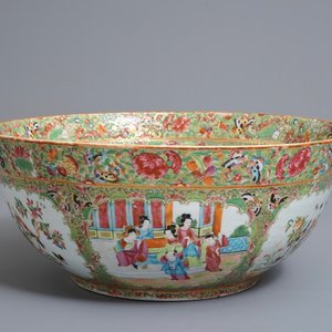Un grand bol en porcelaine de Chine famille rose de Canton, 19ème — photo 1